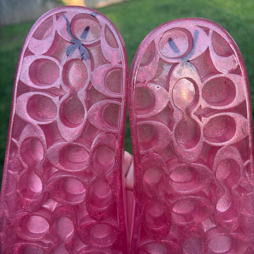 Coach Pink Metallic Slide Sandals 8.5
- Open to Offers - Picture 5 of 7